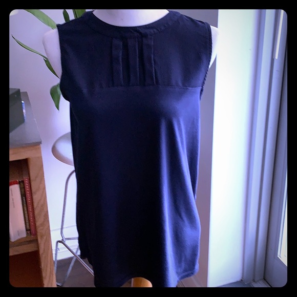 Banana Republic navy blue tuck yoke top - Picture 2 of 5